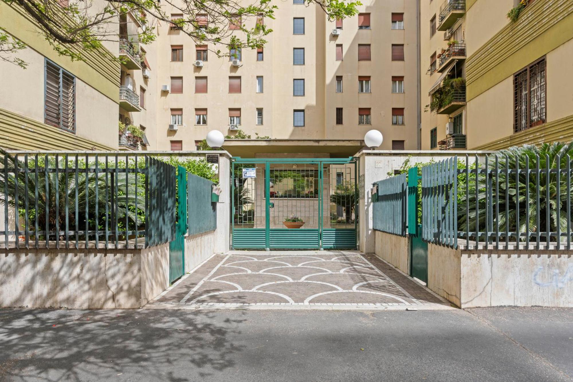 Appio Grand Apartment - S. Giovanni Rom Exteriör bild